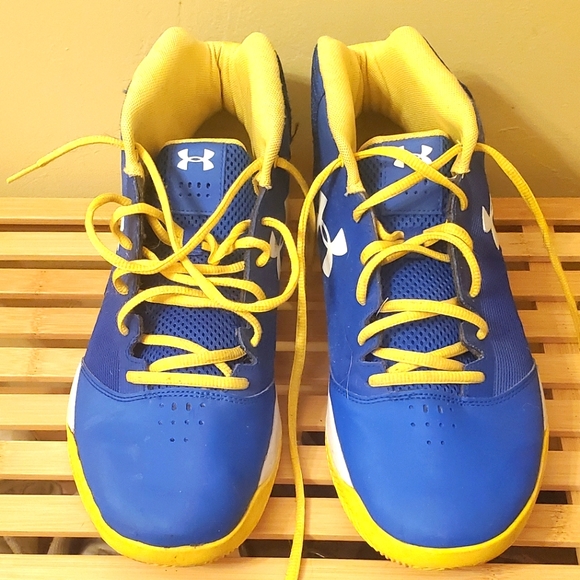 EUC Under Armour Basketball Shoes - Picture 2 of 6